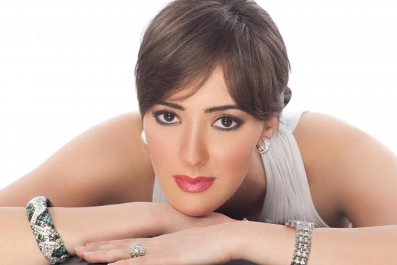 صور سناء يوسف تستقبل مولودها الأول وهذا هو اسمه